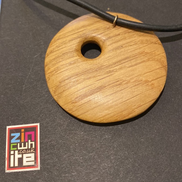 Zincwhite colored pencil artist necklace on rubber cord with Sterling silver - Picture 5 of 7